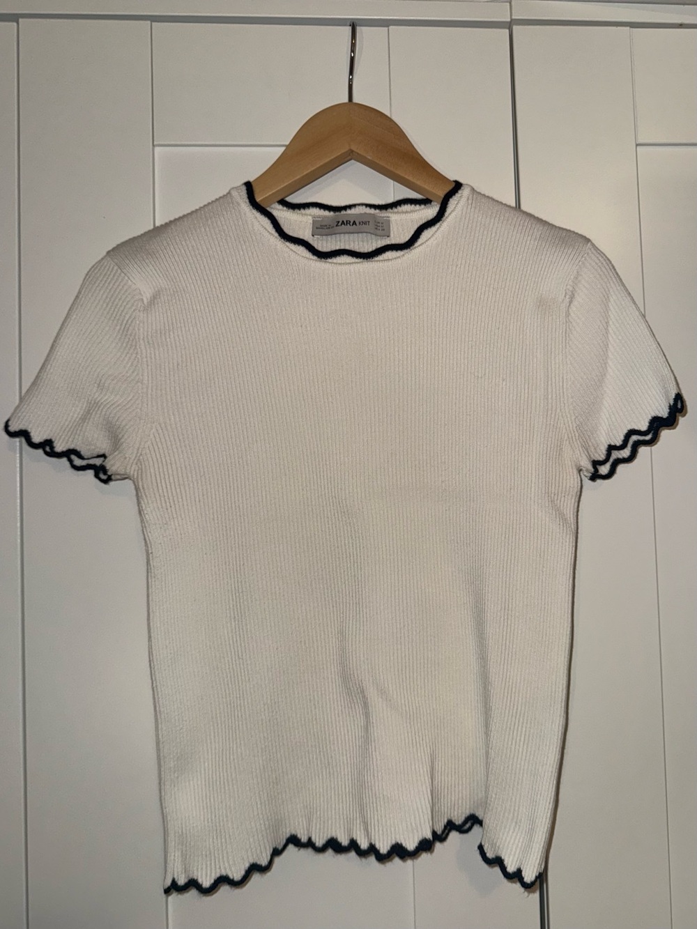 Zara Knit White Ribbed Top Black Lettuce Trim Short Sleeve Size M